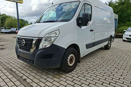 Nissan NV400
